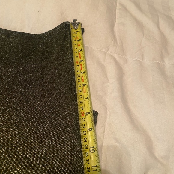 Brand unknown see photo for measurements medium sized women’s elastane tank top - Picture 5 of 7